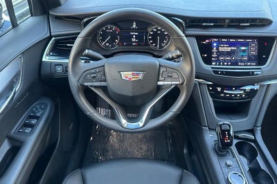 2025 Cadillac XT6 Luxury