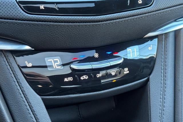 2025 Cadillac XT6 Luxury