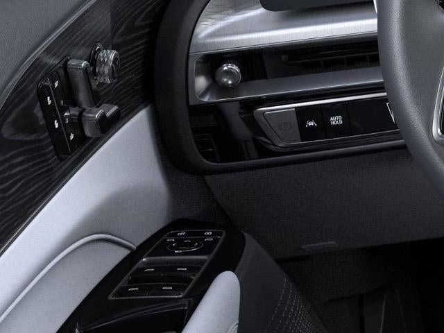 2025 Cadillac LYRIQ Luxury 1