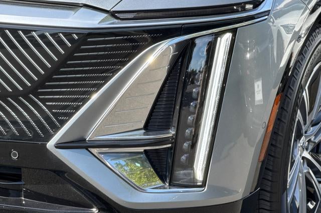 2024 Cadillac LYRIQ Luxury 1