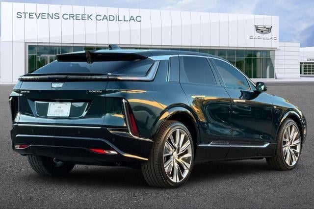 2025 Cadillac LYRIQ Luxury 3