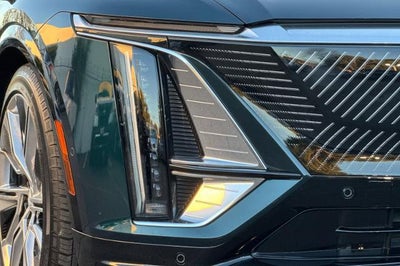 2025 Cadillac LYRIQ Luxury 3