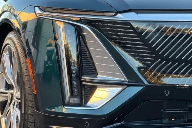 2025 Cadillac LYRIQ Luxury 3
