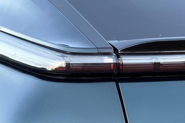 2025 Cadillac LYRIQ Luxury 3