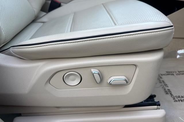 2023 Cadillac Escalade 4WD Premium Luxury