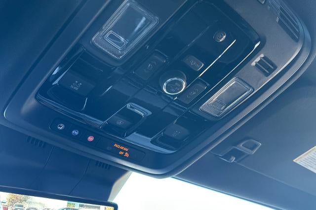 2025 Cadillac Escalade Premium Luxury