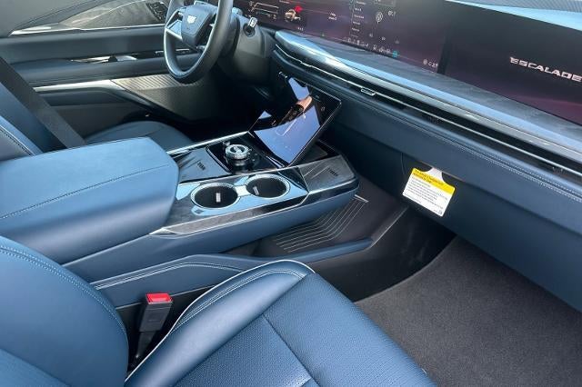 2025 Cadillac ESCALADE IQ Luxury 2