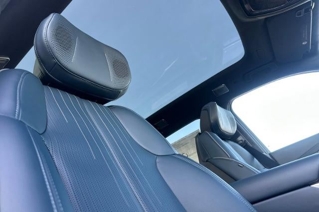 2025 Cadillac ESCALADE IQ Luxury 2