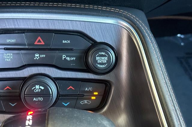 2015 Dodge Challenger R/T Scat Pack Shaker