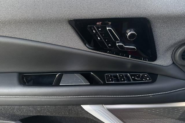 2025 Cadillac OPTIQ Luxury 1