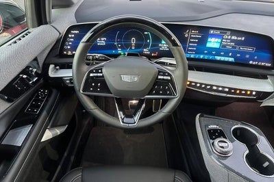 2025 Cadillac OPTIQ Luxury 1