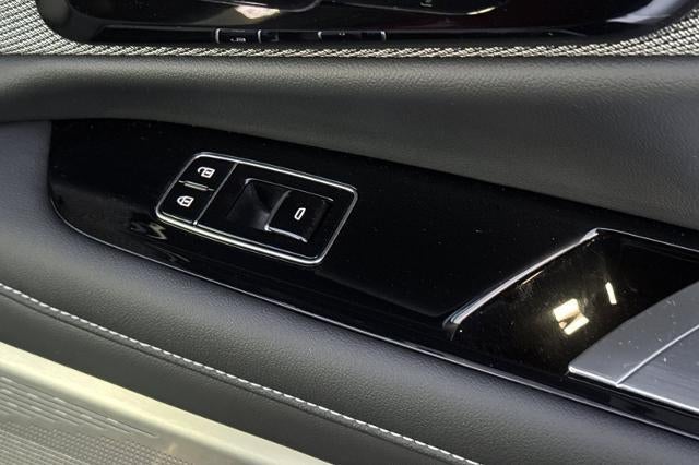 2025 Cadillac OPTIQ Luxury 1