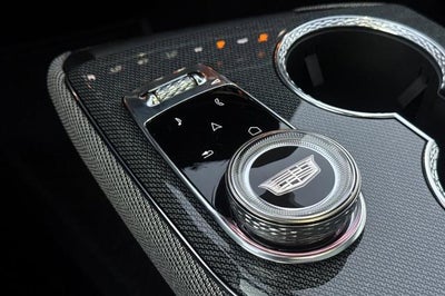 2025 Cadillac OPTIQ Luxury 1