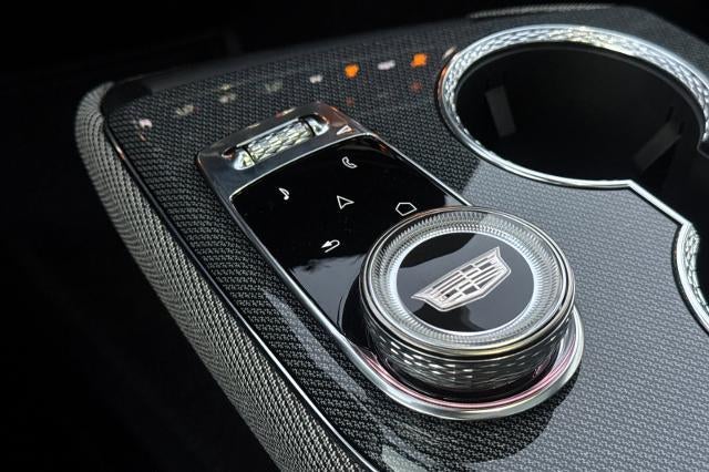 2025 Cadillac OPTIQ Luxury 1