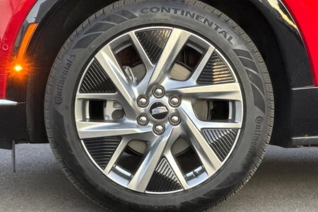 2025 Cadillac OPTIQ Luxury 1