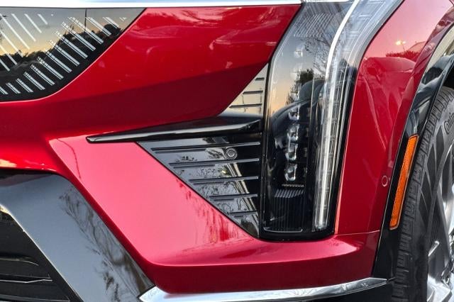 2025 Cadillac OPTIQ Luxury 1