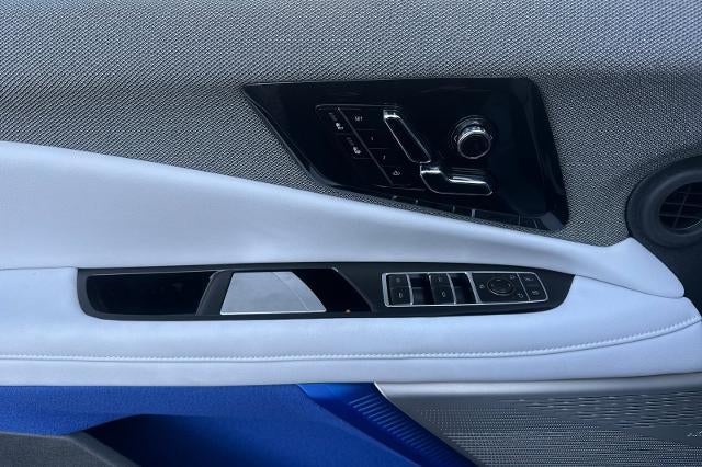 2025 Cadillac OPTIQ Luxury 1