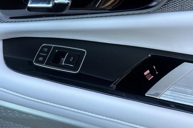 2025 Cadillac OPTIQ Luxury 1