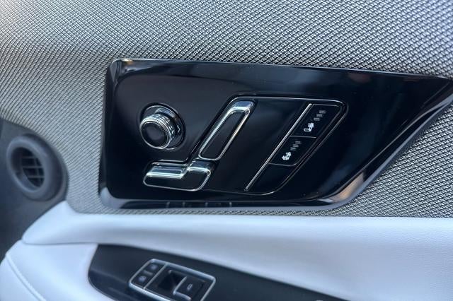 2025 Cadillac OPTIQ Luxury 1