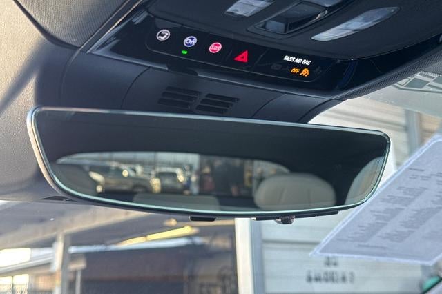 2025 Cadillac OPTIQ Luxury 1