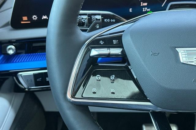 2025 Cadillac OPTIQ Luxury 1