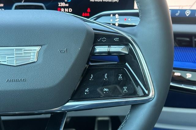 2025 Cadillac OPTIQ Luxury 1