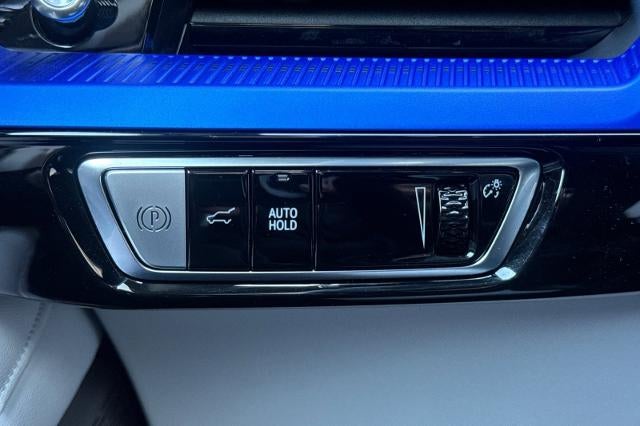 2025 Cadillac OPTIQ Luxury 1