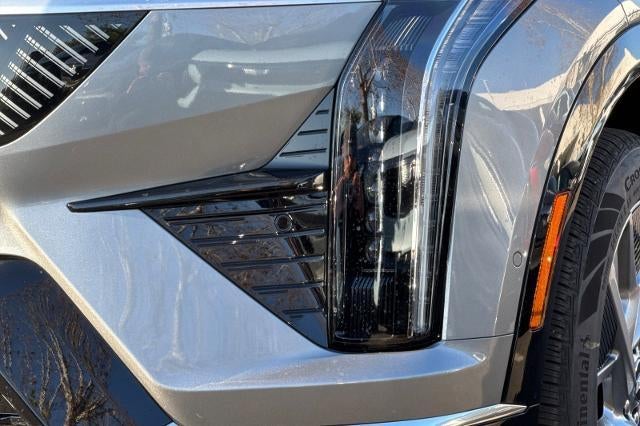 2025 Cadillac OPTIQ Luxury 1