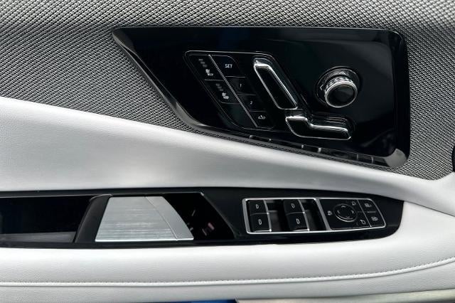 2025 Cadillac OPTIQ Luxury 1