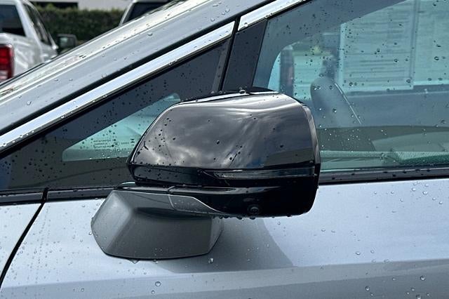 2025 Cadillac OPTIQ Luxury 1