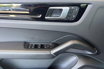 2022 Porsche Cayenne Base