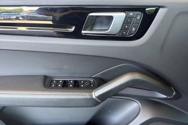 2022 Porsche Cayenne Base
