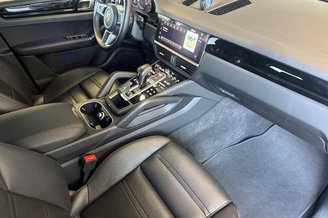 2022 Porsche Cayenne Base
