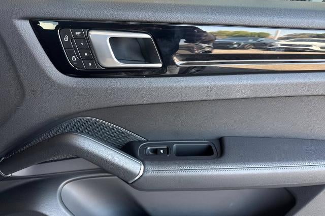 2022 Porsche Cayenne Base