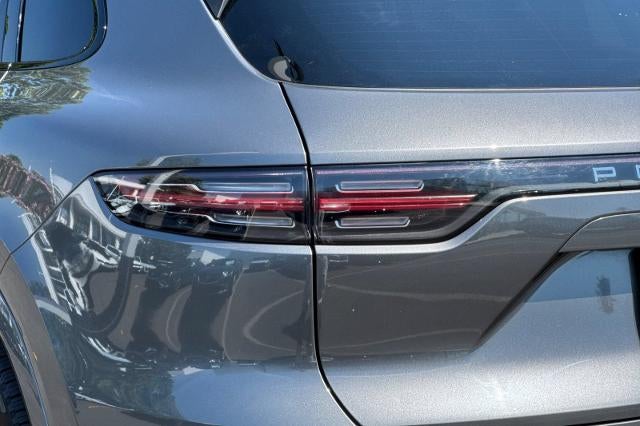 2022 Porsche Cayenne Base