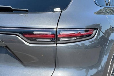2022 Porsche Cayenne Base