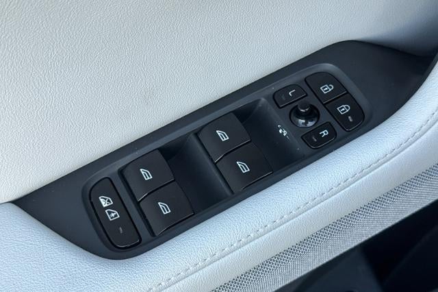 2023 POLESTAR 2 Base