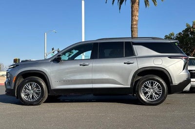 2025 Chevrolet Traverse LT