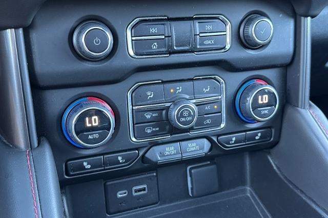 2023 Chevrolet Suburban RST