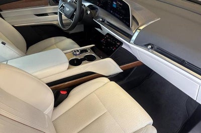 2026 Cadillac VISTIQ Luxury