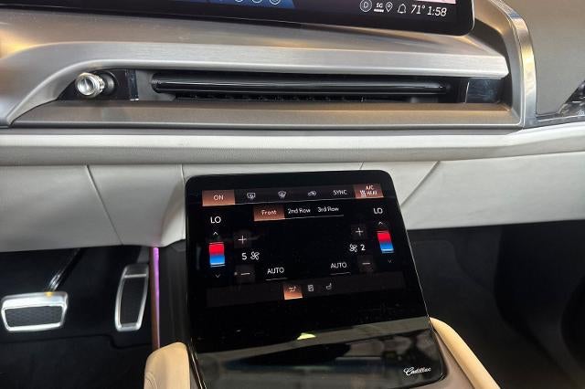 2026 Cadillac VISTIQ Luxury
