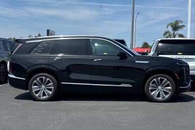 2026 Cadillac VISTIQ Luxury