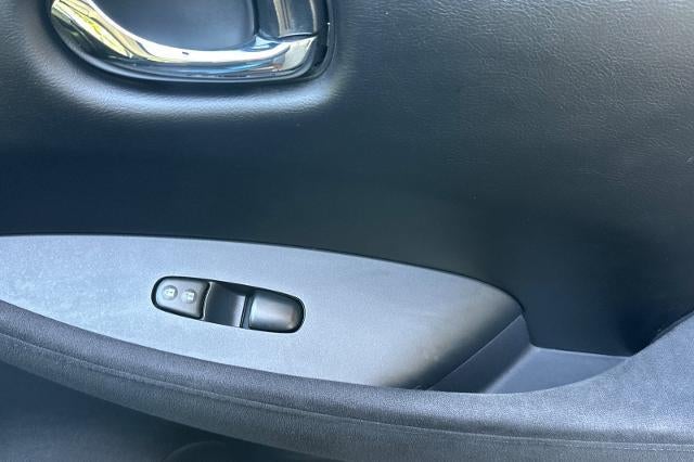 2013 Nissan LEAF S