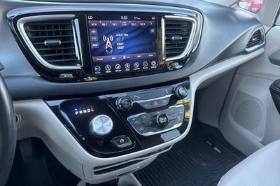 2018 Chrysler Pacifica Hybrid Touring L