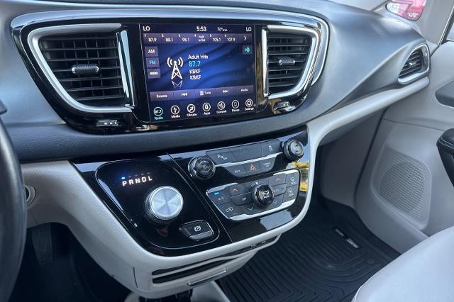 2018 Chrysler Pacifica Hybrid Touring L