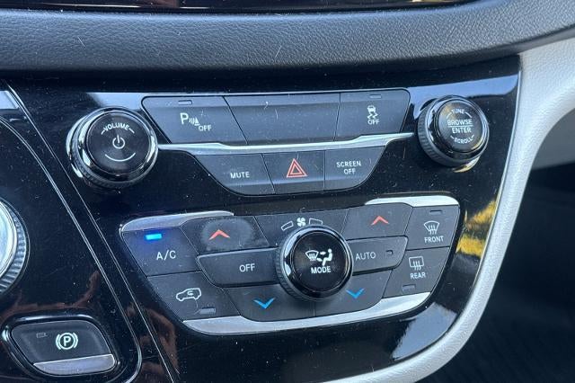 2018 Chrysler Pacifica Hybrid Touring L