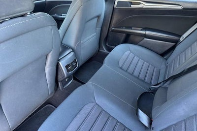 2020 Ford Fusion SE