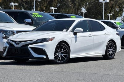 2022 Toyota Camry SE