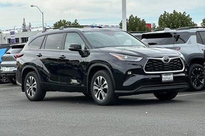 2025 Toyota Highlander Hybrid XLE