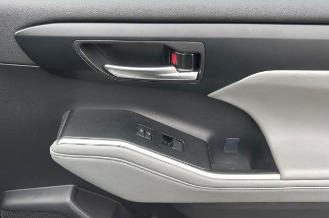 2025 Toyota Highlander Hybrid XLE